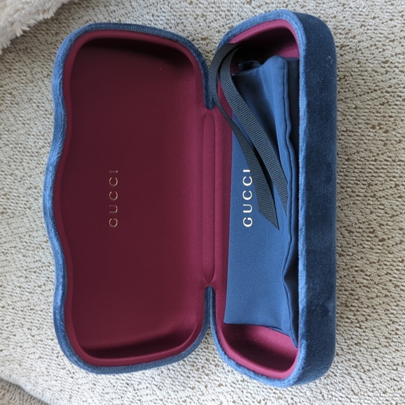 Gucci Sunglasses - Picture 4 of 5